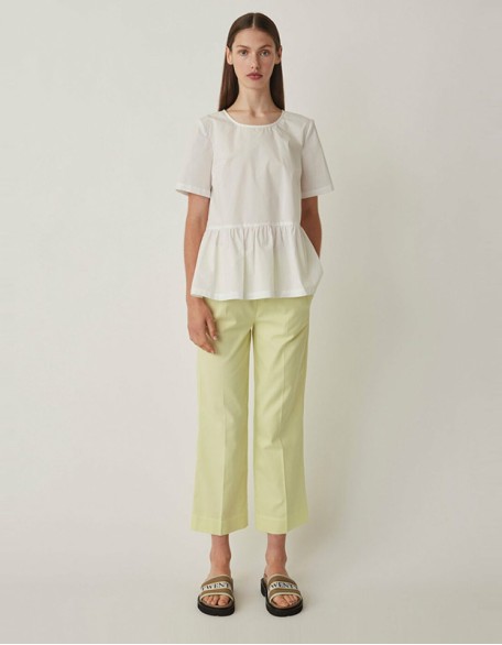 Combinaison pantalon à manches longues confectionnée dans des tissus sélectionnés pour vous accompagner dans chaque quotidien confortable
